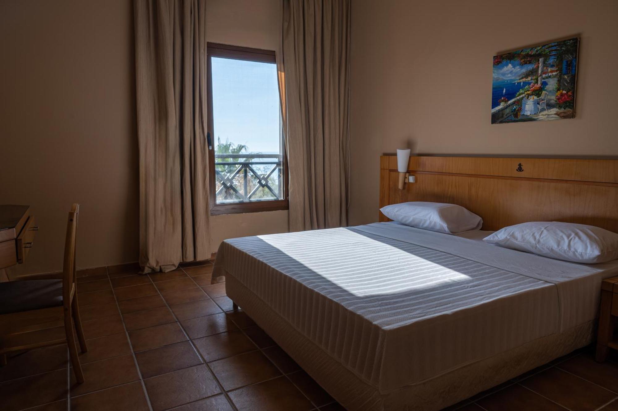 Jiyeh Marina Resort Hotel & Chalets Jieh Exterior photo